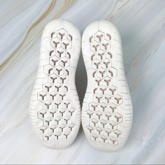 NEW Nike free RN Flyknit Sneakers - Picture 6 of 7